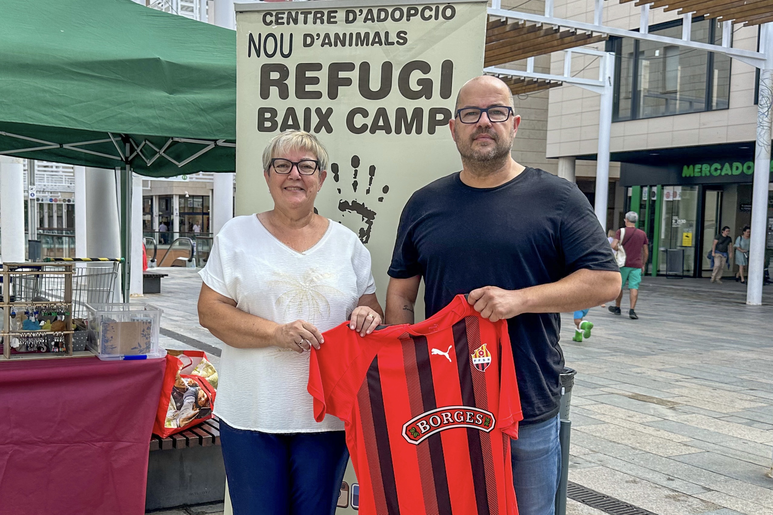 En este momento estás viendo Conveni entre la Fundació Futbol Base Reus i el Nou Refugi Baix Camp per a la sensibilització envers els animals